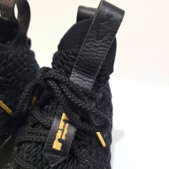 Youth Nike LeBron 15 size 4.5 youth metallic gold black - Picture 4 of 8